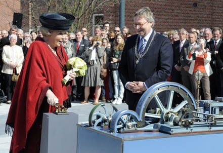 Koningin Beatrix opent het Rozendaal