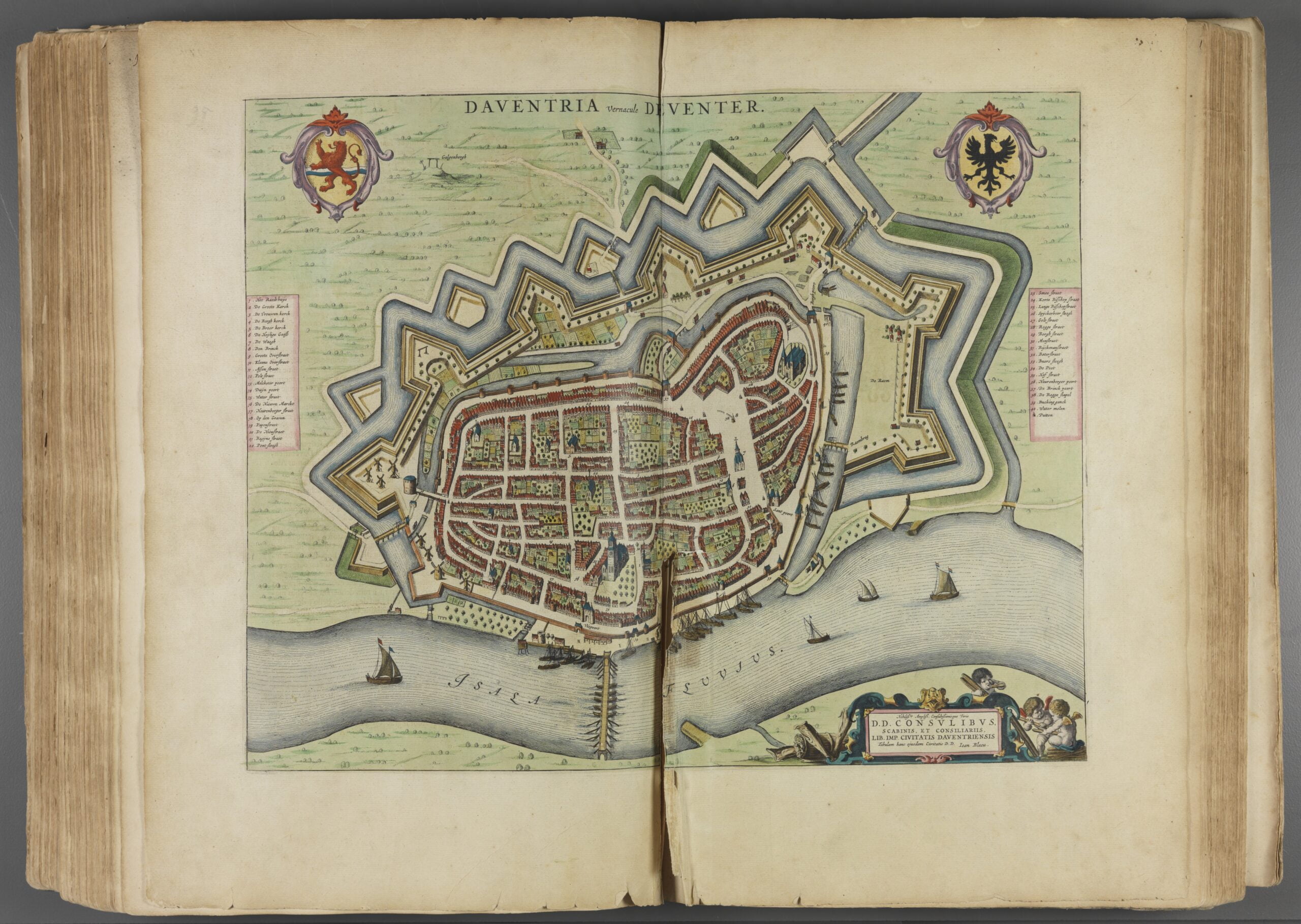 2.Kaart van Deventer in de stedenatlas Novum ac magnum theatrum urbium Belgicae foederatæ (Amsterdam, Joan Blaeu, 1649). Signatuur: Deventer, AB, 3004 D 1 KL